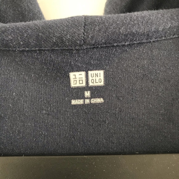 Uniqlo soft cardigan in dark navy size M. EUC. - Picture 3 of 5